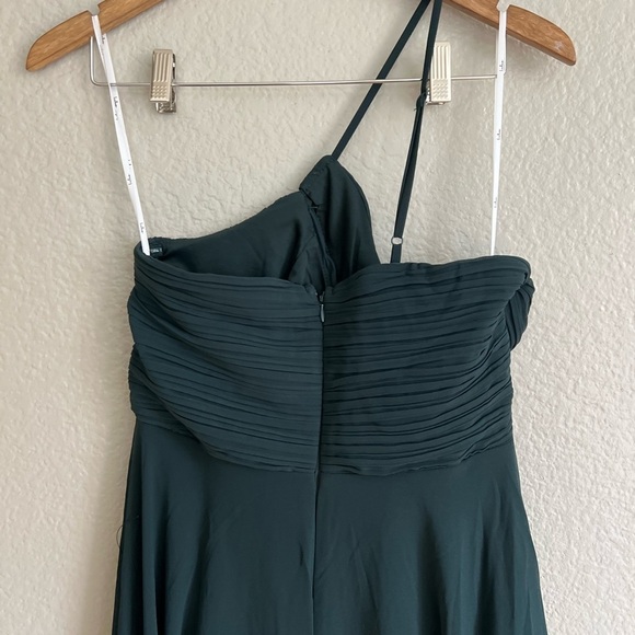 NWOT Extraordinary Elegance Emerald Pleated One-Shoulder Maxi Dress - Picture 5 of 8